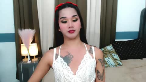 LILY online show from March 23, 4:12 pm