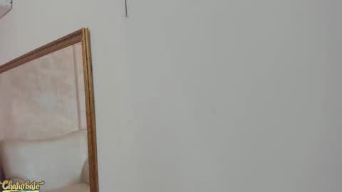 lila bailey  online show from November 18, 7:39 pm