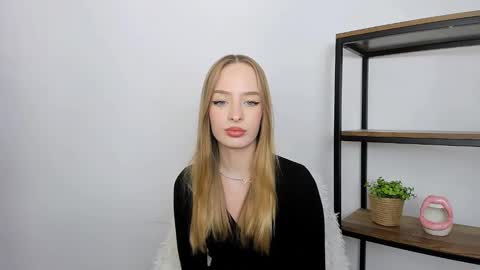 LiliaDesire online show from December 3, 3:50 pm