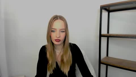 LiliaDesire online show from December 5, 7:00 pm