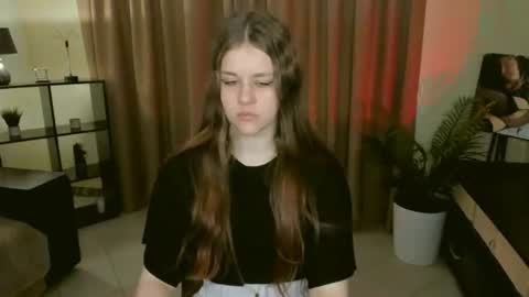 LilaSparkling online show from June 24, 9:27 am