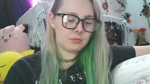 Snapshot of lilemmy1999 chatting on October 28, 7:48 pm emily ryanson online show from October 28, 7:48 pm