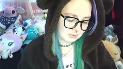 Snapshot of lilemmy1999 chatting on December 5, 5:12 pm emily ryanson online show from December 5, 5:12 pm