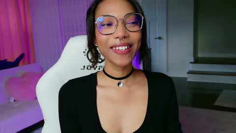 evie online show from December 31, 7:40 pm