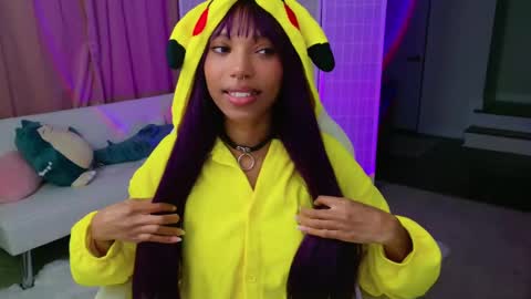 evie online show from March 3, 2:15 am