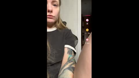 Lili online show from February 24, 7:28 pm