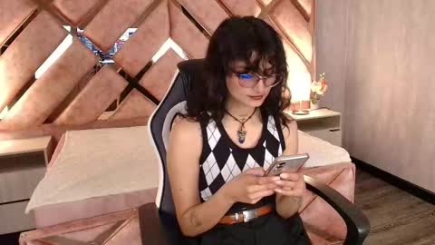 Snapshot of lili_clan chatting on October 10, 1:39 pm lili_clan online show from October 10, 1:39 pm