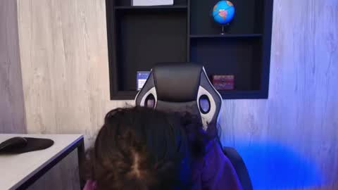 Snapshot of lili_clan chatting on October 3, 2:47 pm lili_clan online show from October 3, 2:47 pm