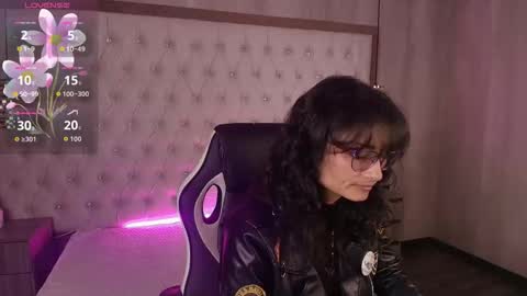 Snapshot of lili_clan chatting on October 30, 2:39 pm lili_clan online show from October 30, 2:39 pm