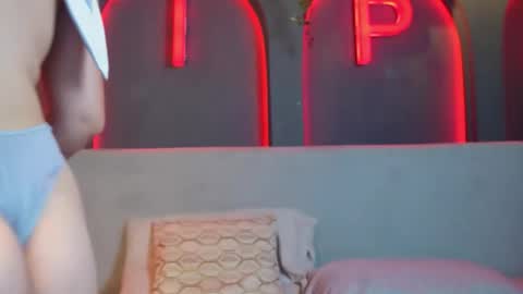 Lili  online show from April 8, 1:58 pm