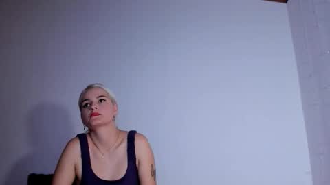 Lili online show from October 17, 8:35 pm