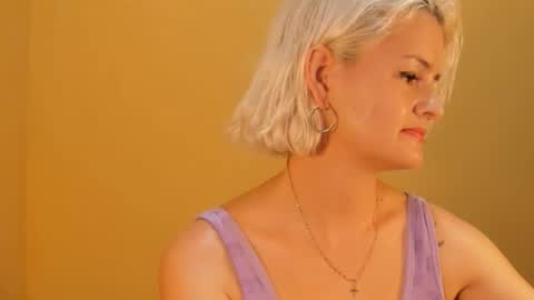 Lili online show from March 2, 11:11 pm