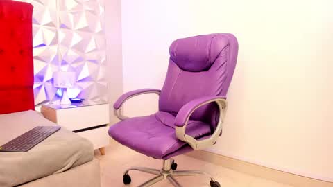 lili_rose18 online show from May 7, 2:57 pm