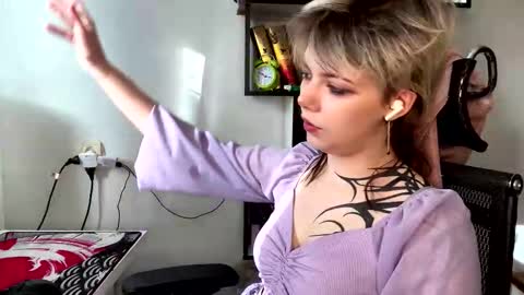 Lilian online show from March 4, 7:27 am