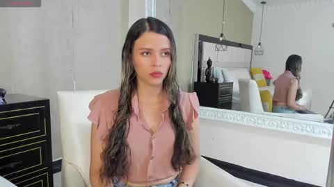 LilyJensen online show from January 6, 8:02 pm