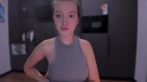 Snapshot of lililaluna chatting on December 28, 6:40 pm             ...  online show from December 28, 6:40 pm