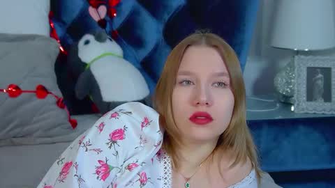 LiliLinn online show from February 17, 4:55 am