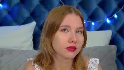 LiliLinn online show from December 23, 4:51 am