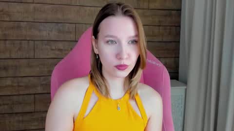 LiliLinn online show from March 10, 5:45 am