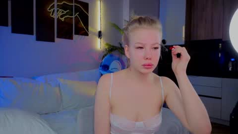 lililok101 online show from April 14, 3:32 am