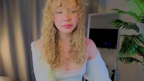 lililok101 online show from October 27, 2:33 am