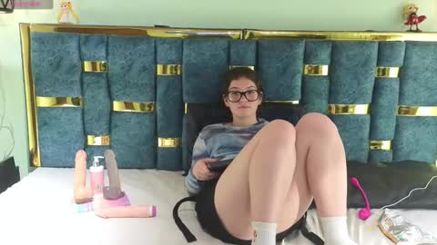 lilimini online show from February 24, 10:25 pm