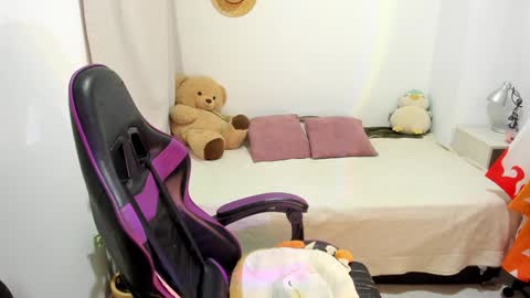 Snapshot of lilith021 chatting on December 17, 3:39 am Camila your goddess   online show from December 17, 3:39 am