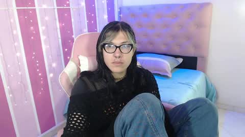 lilith  online show from May 25, 2:23 pm