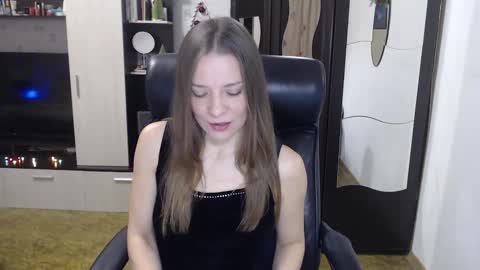 lilith small21 online show from December 17, 9:16 am