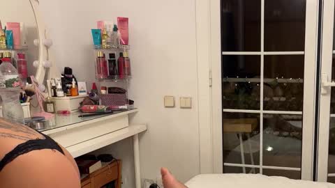 Lilith  Marco online show from December 17, 5:30 pm