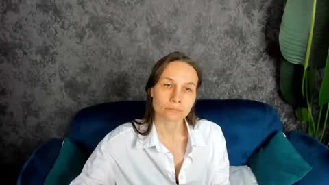 lillian_white1 online show from February 23, 10:28 am