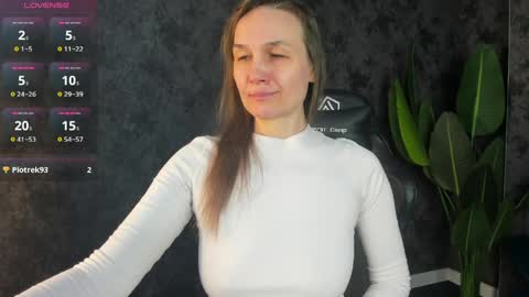 lillian_white1 online show from March 21, 1:00 am