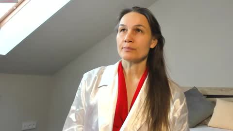 lillian_white1 online show from February 15, 8:00 am