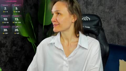 lillian_white1 online show from April 5, 1:02 am