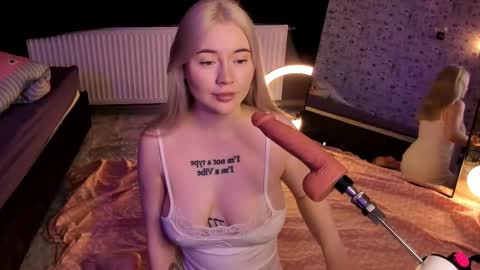 lillie_berry online show from January 18, 6:00 am