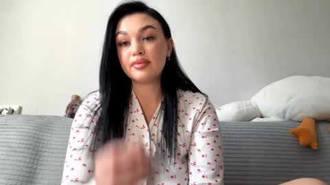 Stella online show from April 2, 3:25 am