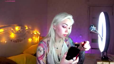 LilliMoore online show from March 25, 12:06 am