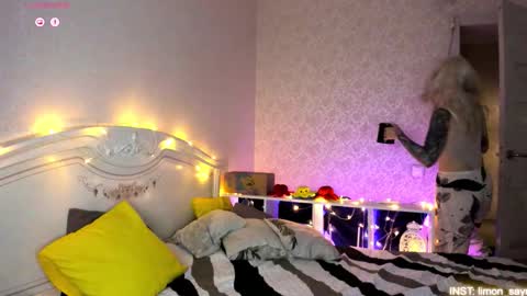 LilliMoore online show from February 15, 10:52 pm