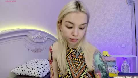 Snapshot of lillimooore chatting on February 12, 11:51 pm LilliMoore online show from February 12, 11:51 pm