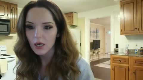 lilly_adams88 online show from May 12, 11:14 pm
