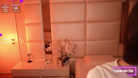 Snapshot of lilly_colins chatting on October 5, 8:38 pm Lilly Colins online show from October 5, 8:38 pm
