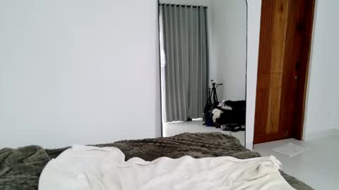 LillyP online show from April 21, 7:04 am