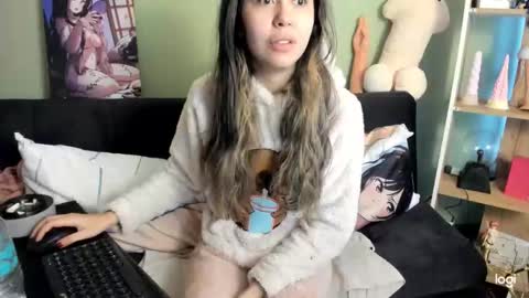 lilly_sweet02 online show from February 8, 10:57 pm