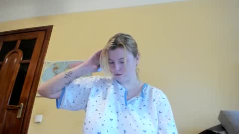 Lilly Depp online show from October 22, 1:02 pm