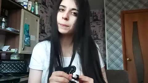 Lina Hello guys Its my first day online show from December 5, 3:06 am