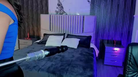 Snapshot of lillyortiz_ chatting on September 19, 8:12 pm Lilly Ortiz online show from September 19, 8:12 pm