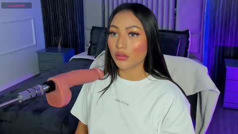 Snapshot of lillyortiz_ chatting on March 8, 7:31 pm Lilly Ortiz online show from March 8, 7:31 pm