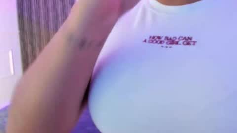 Snapshot of lillyortiz_ chatting on September 15, 7:15 pm Lilly Ortiz online show from September 15, 7:15 pm