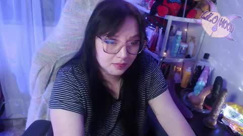 Snapshot of lilomoon69 chatting on March 8, 5:28 am Lilo  online show from March 8, 5:28 am