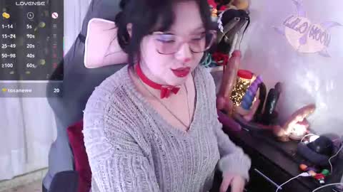 Snapshot of lilomoon69 chatting on October 1, 2:27 pm Lilo  online show from October 1, 2:27 pm